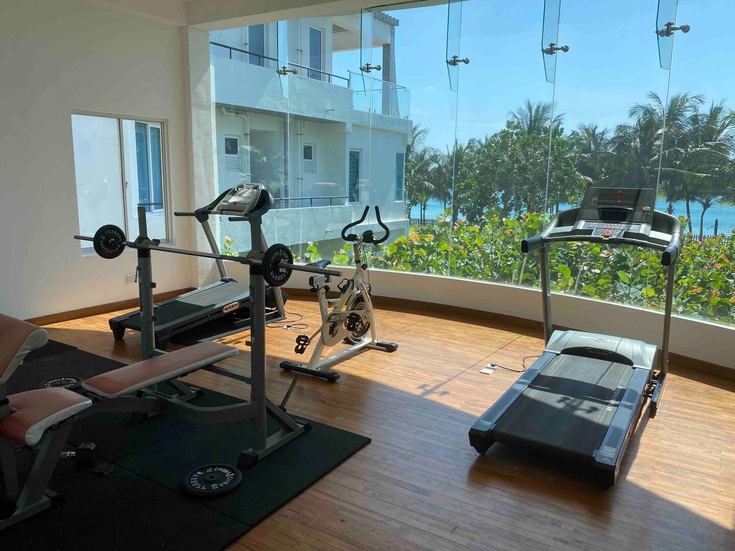 Beach Bliss - Gym and Swimming Pool 1