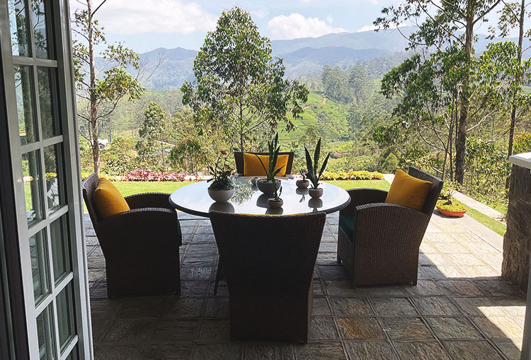 Hill Haven - Patio 1